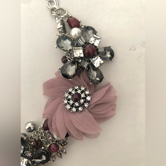 White House Black market necklace. - Picture 5 of 8